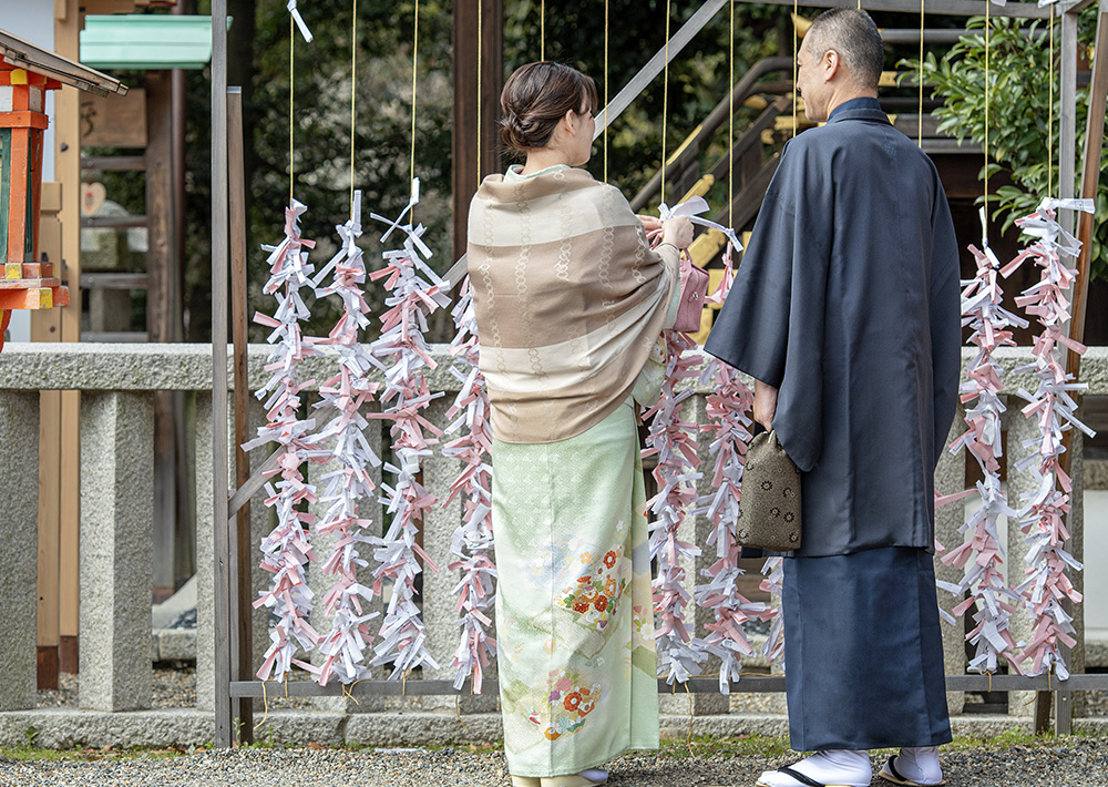 きもので愉しむ、春のお出かけ - 千總 (日本語)